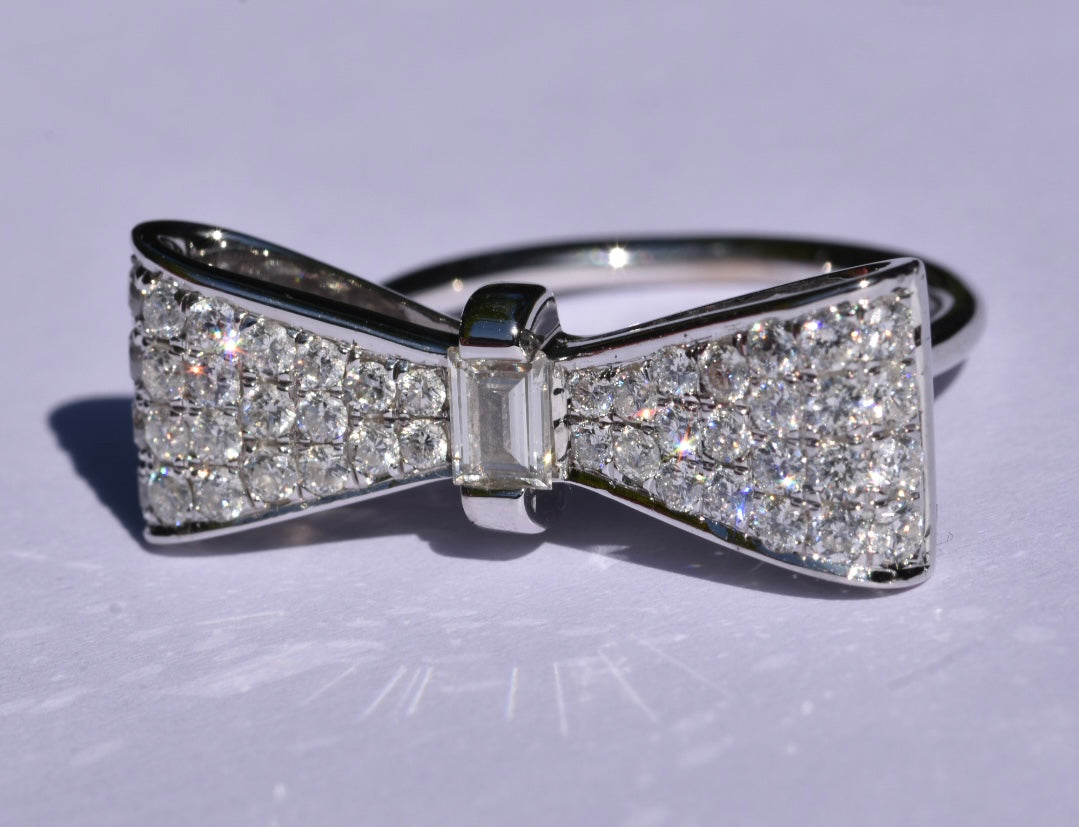Anita Ko Diamond Bow Ring 18k