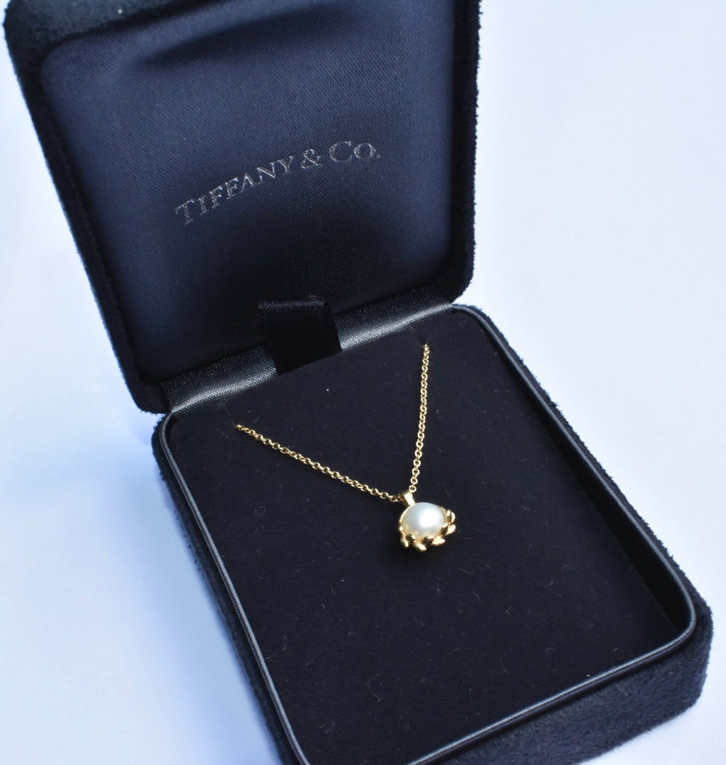 Tiffany & Co Paloma Picasso Pearl Necklace 18k