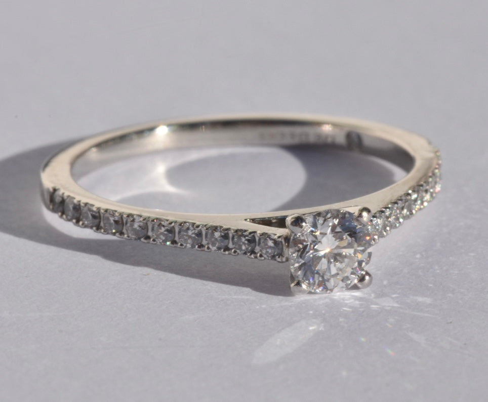 De Beers Diamond Ring