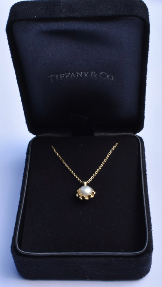 Tiffany & Co Paloma Picasso Pearl Necklace 18k